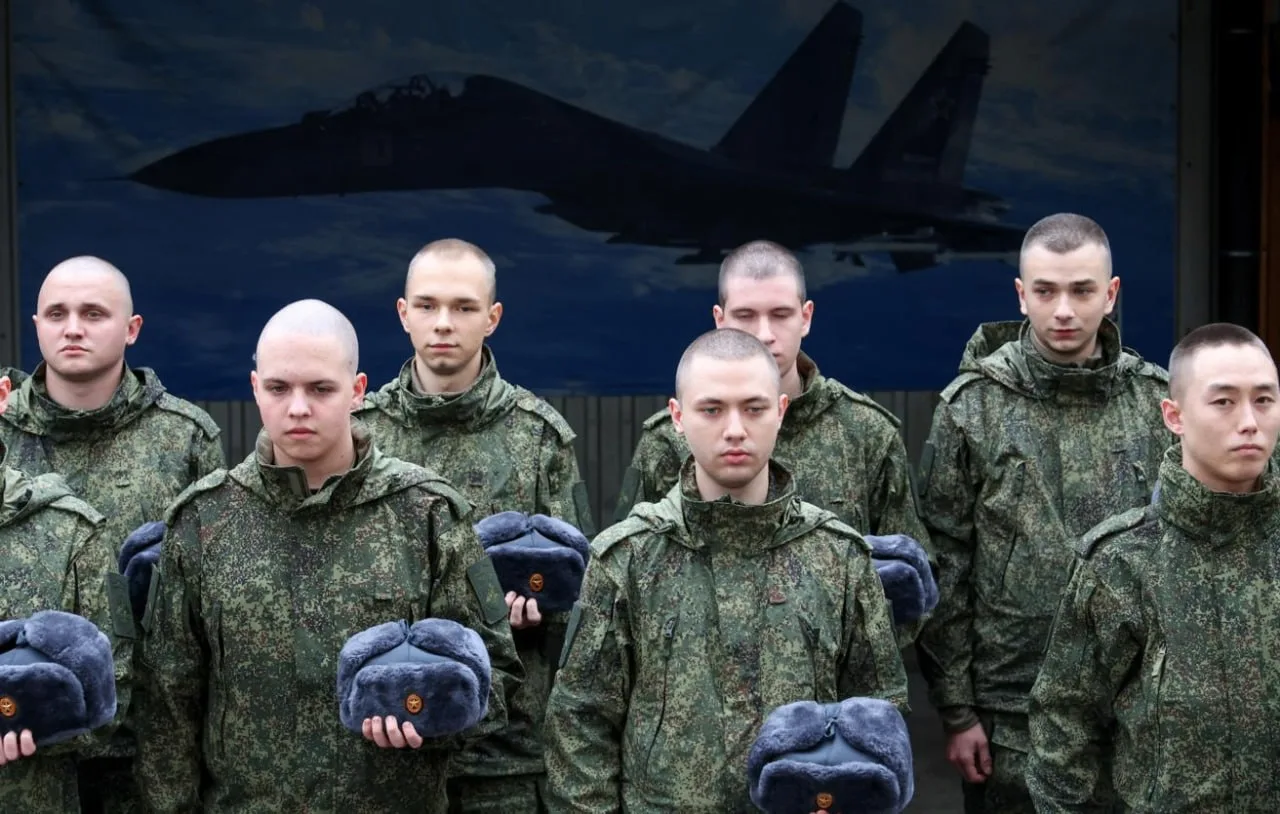 120 тыс. российских призывников отправят в войска осенью
