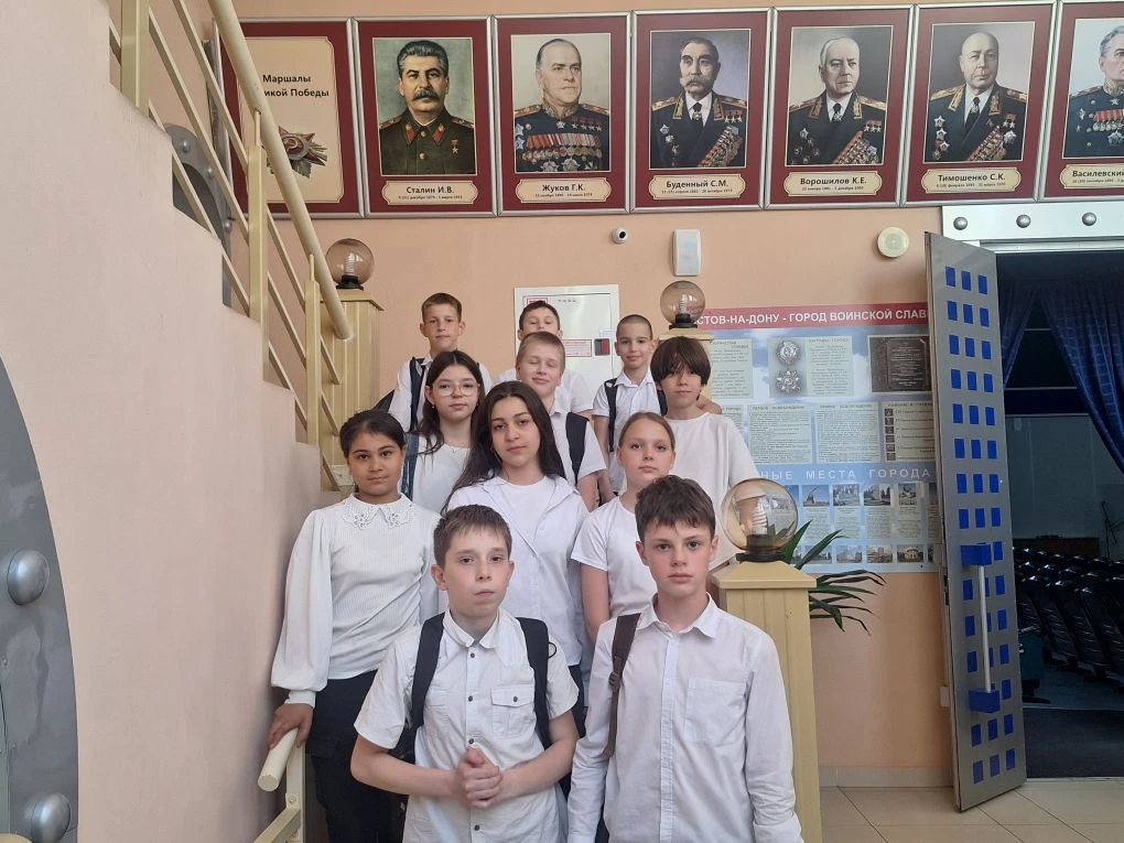 21 мая ученики 5 "Г" класса посетили мероприятие, посвященное году народного единства н...