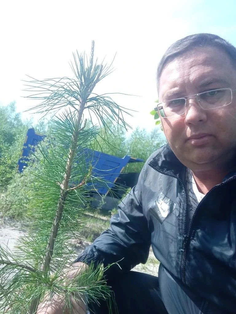 В рамках Всероссийской акции "Сад памяти" сотрудники Управления социальных программ приняли участие 