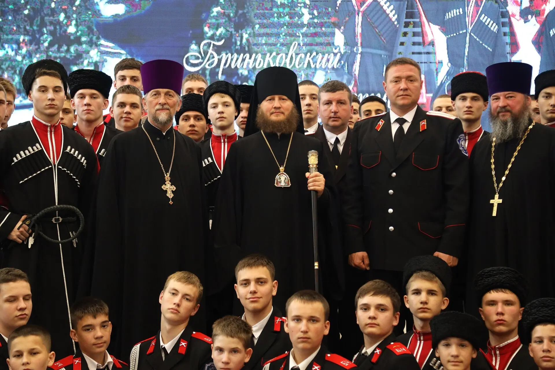 18 мая епископ Ейский и Тимашевский Серафим посетил Бриньковский казачий кадетский корп...