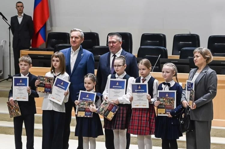 🎨 Отличные новости в преддверии праздника!  6 марта в нашей школе произошло знаменательное событие. 