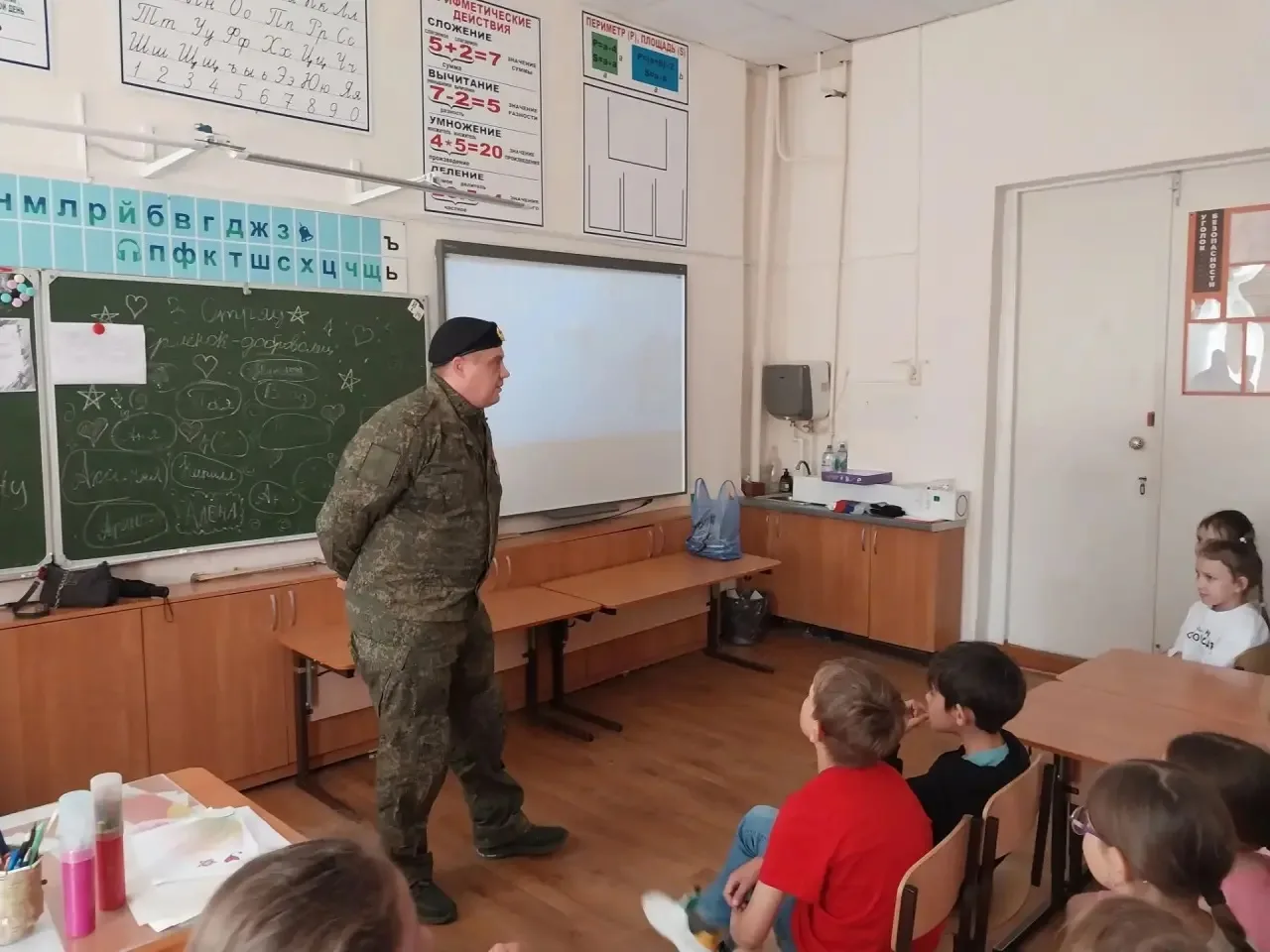 🇷🇺Страна героев!

Встречи с героями - людьми, которые защищают нашу Родину, - всегда дарят яркие в