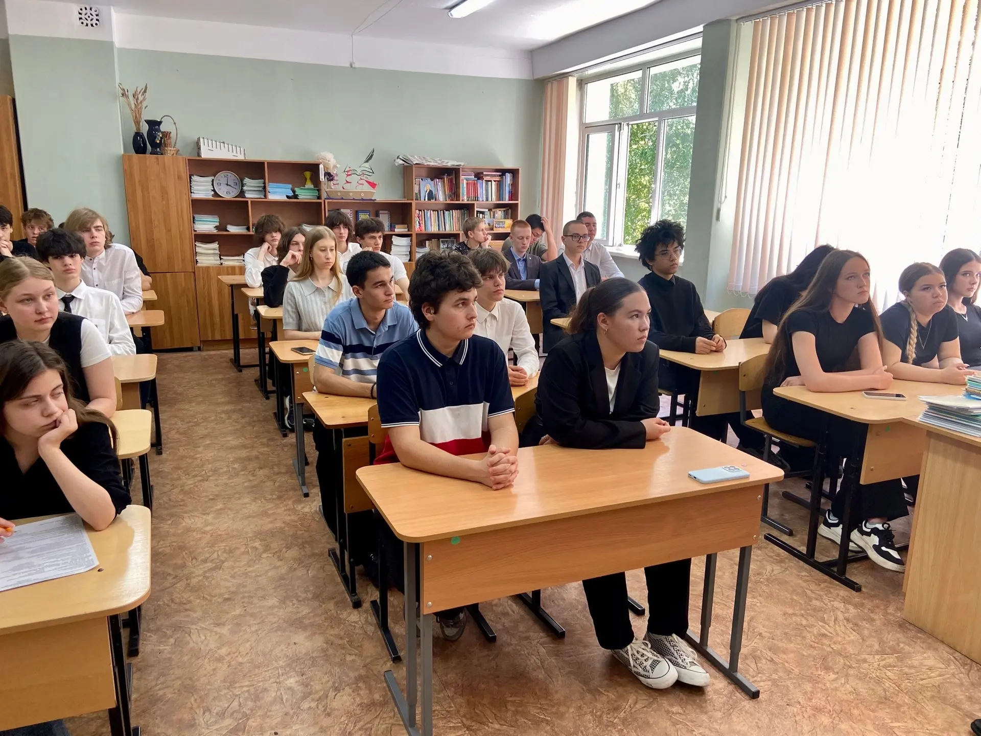 Школа с. Засечное: Профилактика ДТП В школе с. Засечное 20 мая  инспектор ГИБДД Маланьин Д. Н. прове