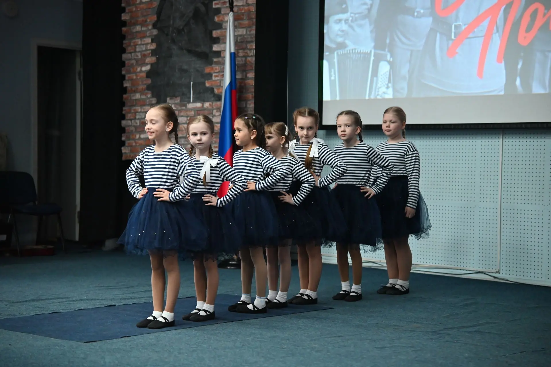 Сквозь годы и поколения — вечер живой памяти и тёплых встреч!  🕊️ В нашей школе состоялся тёплый и д
