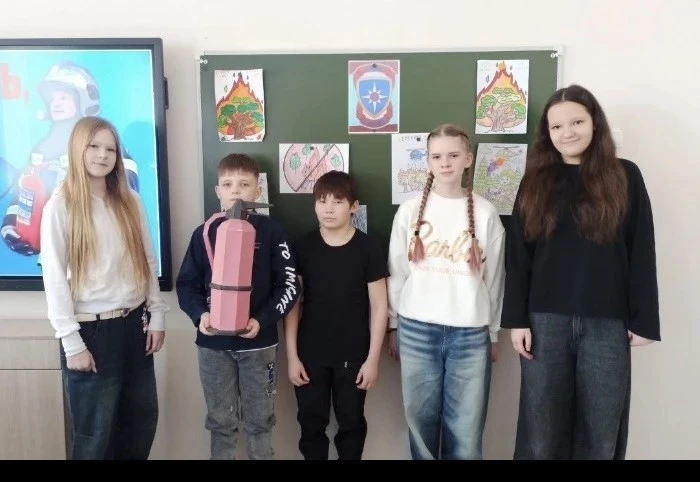 🔥✨ Огнетушитель своими руками ✨🔥  В рамках недели пожарной безопасности ученики 6В класса удивили вс