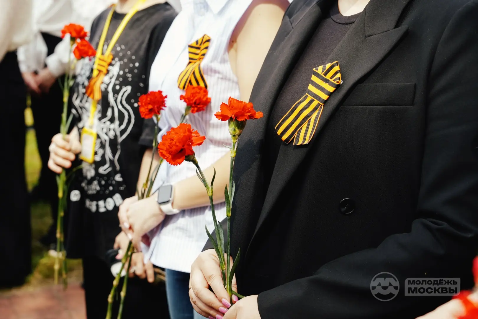 🕯 Никто не забыт, ничто не забыто

Вчера у Главного корпуса руководство академии и студенты собрали