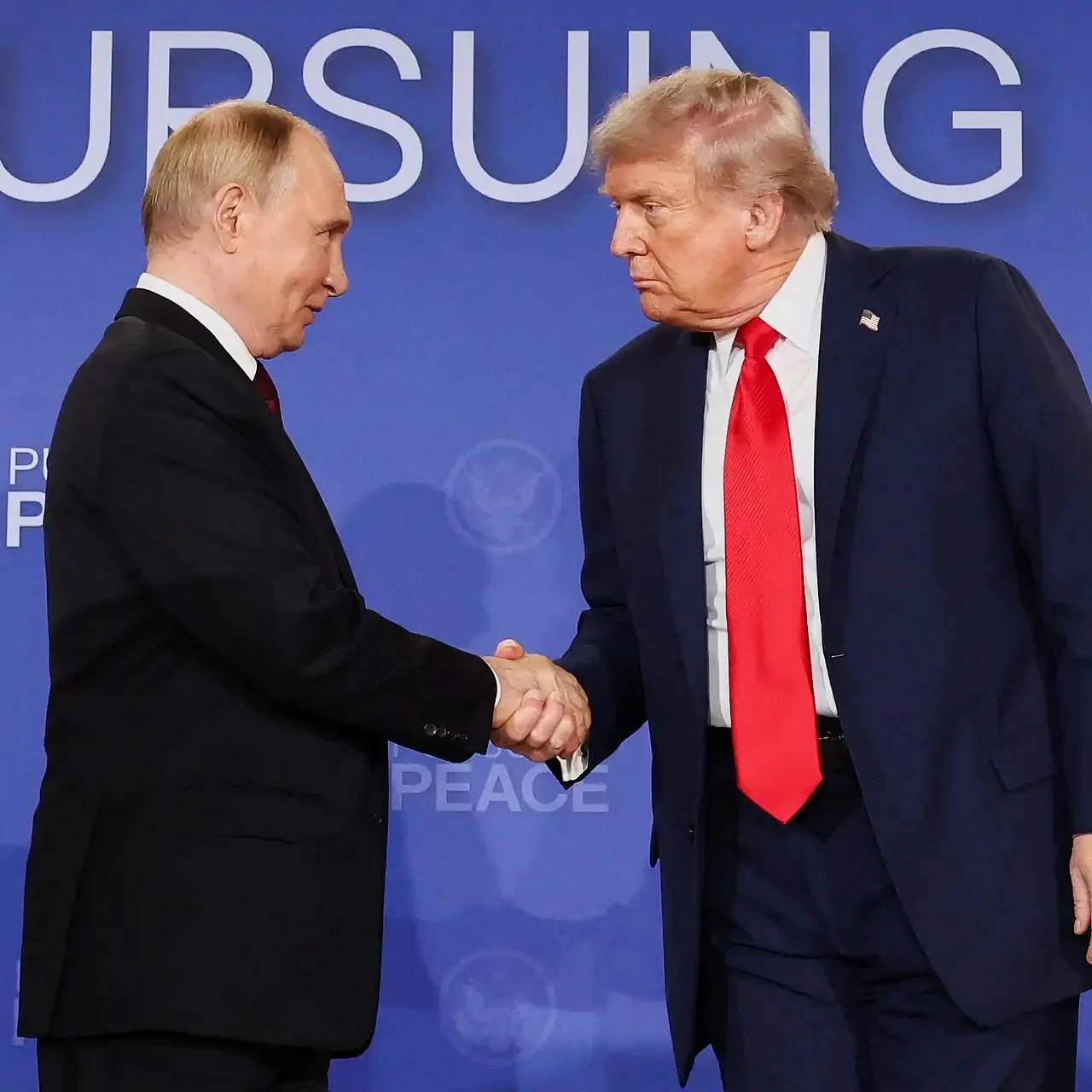 Россия и США с уважением относятся к переговорному процессу по Украине❗️
Огромное значение для перег