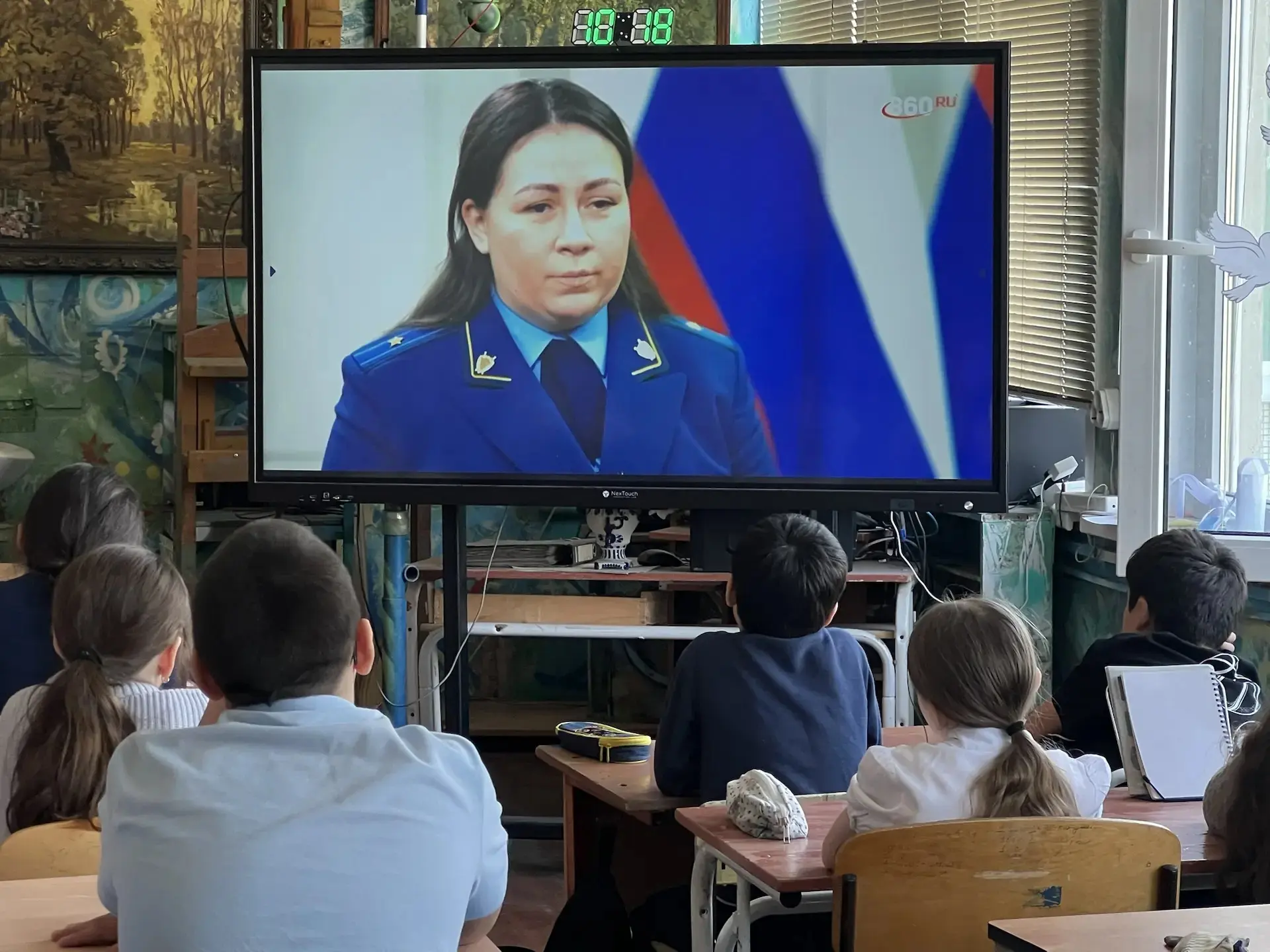 В рамках профилактики правонарушений для учащихся 7-8 классов был организован просмотр специального 
