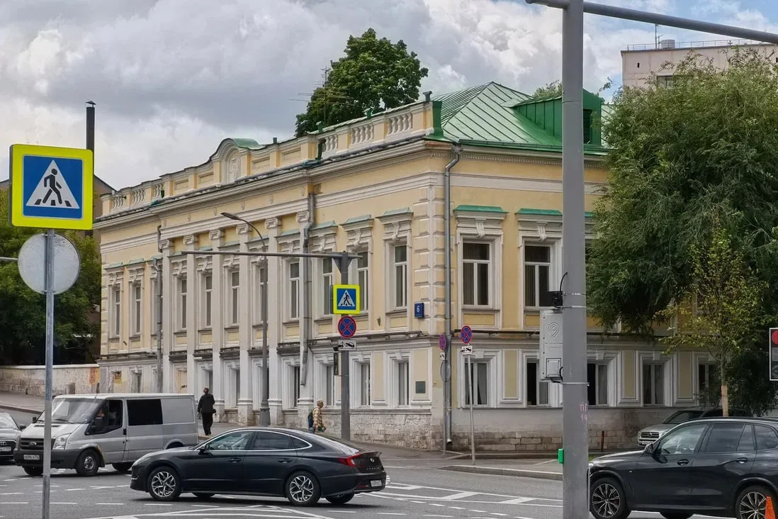 Наследство Жириновского на Нежинской улице ищет нового владельца

Сын Владимира Жириновского Давид Г