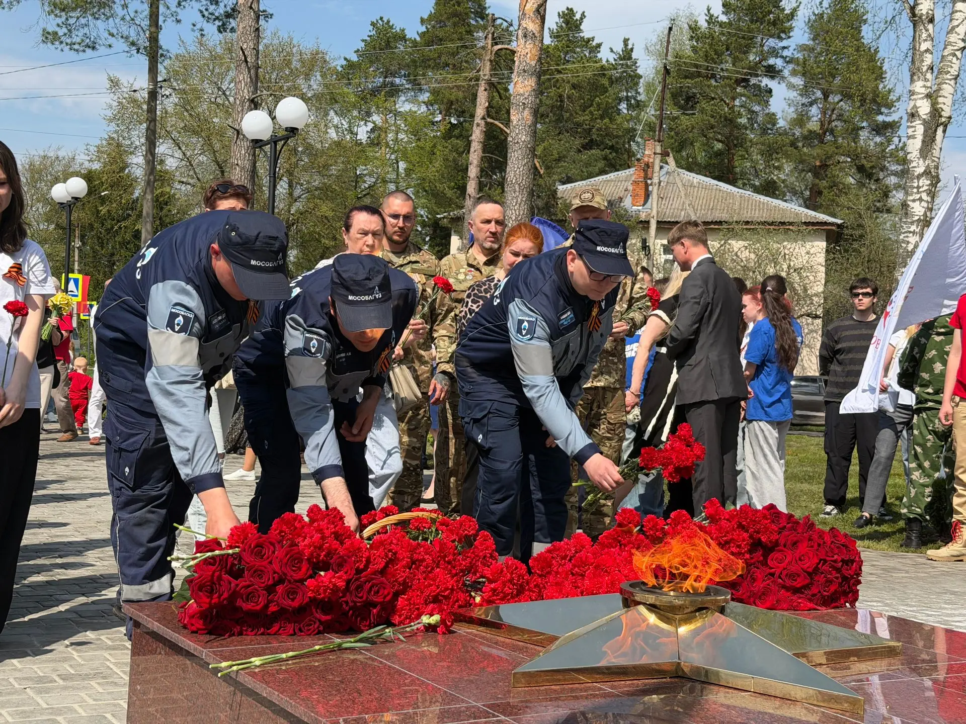 🎗Мособлгаз зажёг новый  Вечный огонь в Шатурторфе   В преддверии 81-й годовщины Великой Победы в пос