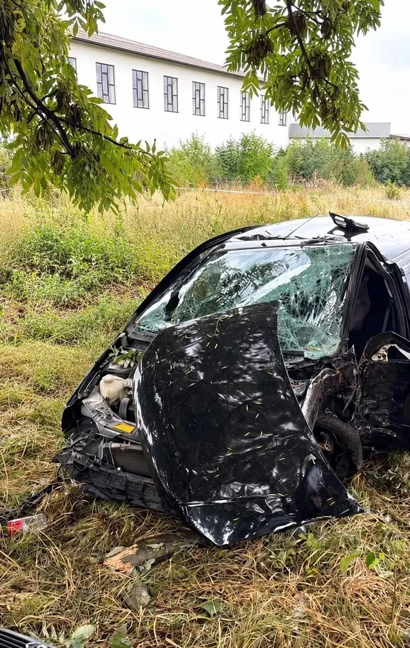 ❗️В Баксане водитель «Лады Калины» погиб после наезда на дерево