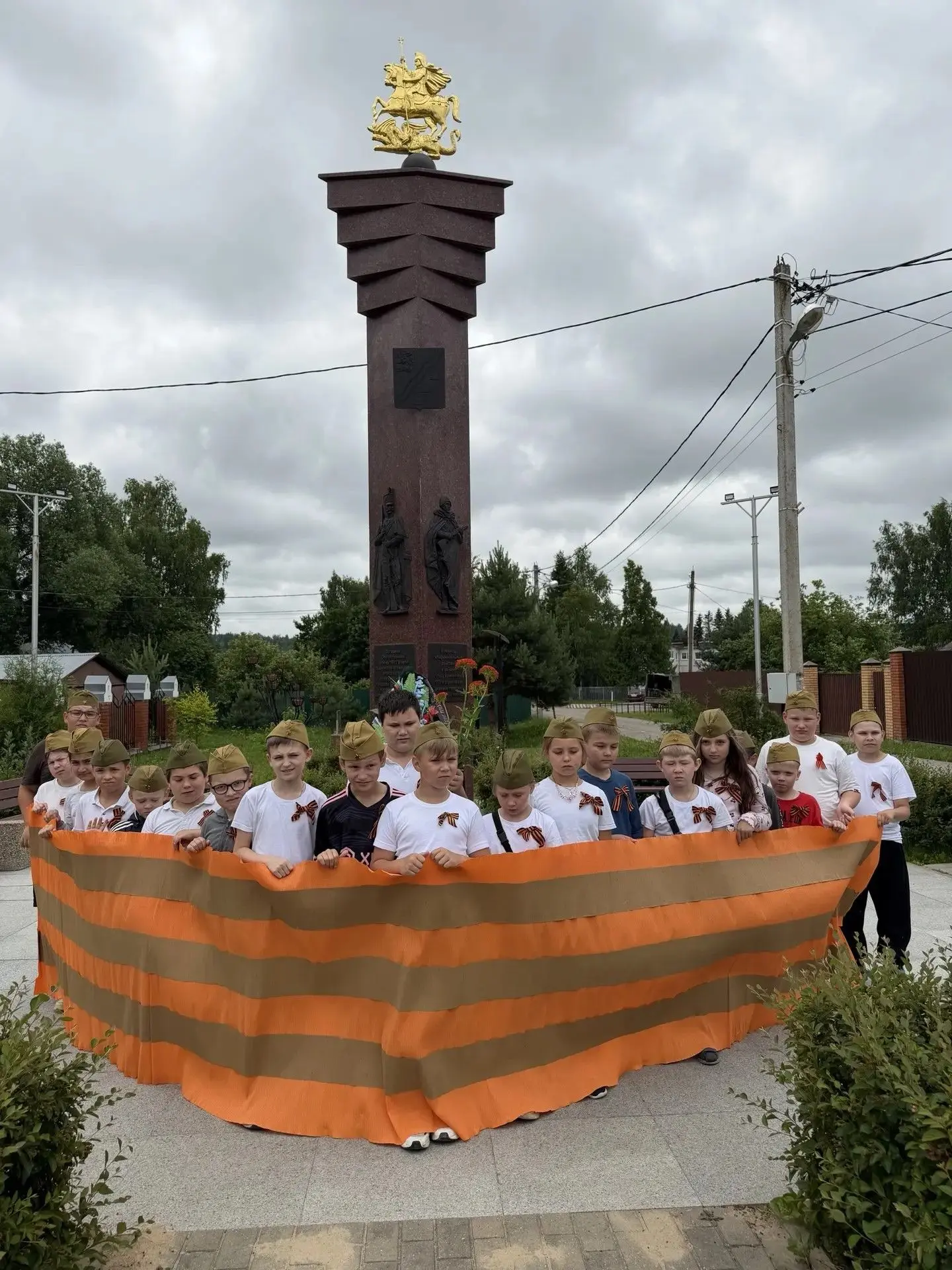 В летнем оздоровительном пришкольном лагере «Дружные ребята» прошел глубоко трогательный и значимый 