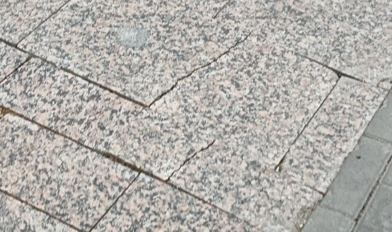 🙊 Омичи жалуются не территорию вокруг омского ТЮЗа