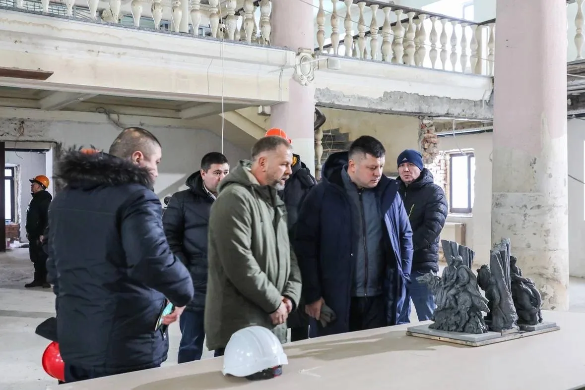 Продолжаем реконструкцию кинотеатра «Победа». После здесь расположится наш Театр юного зрителя.   Об