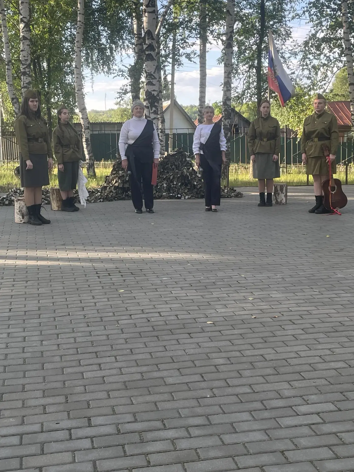 В преддверии Дня памяти и скорби в парке Победы рабочего посёлка Золотаревка, прошло па...