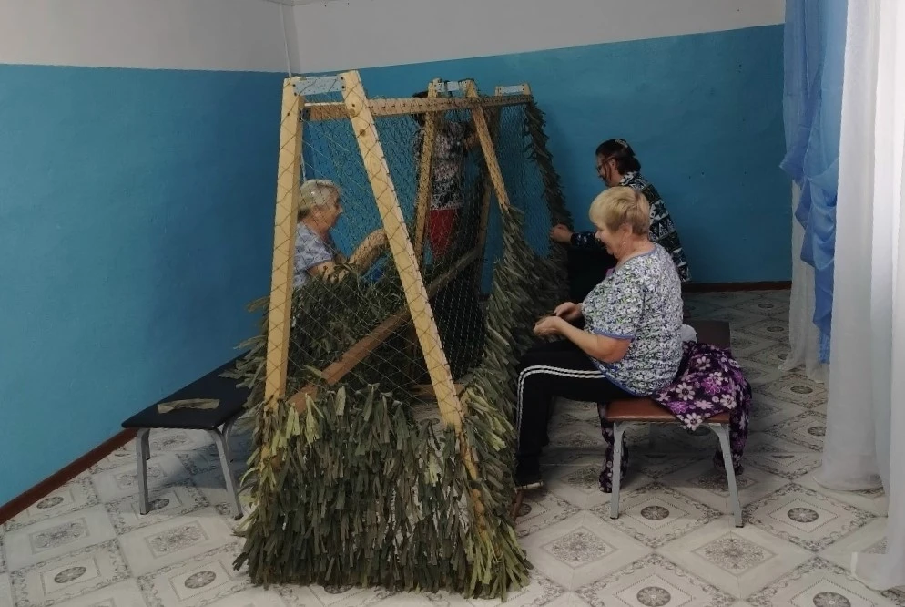 В Сосновском Доме культуры продолжается работа волонтёрского клуба «Чистые сердца».
