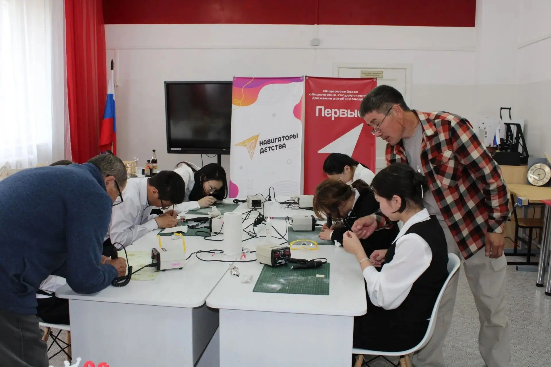 Мастер класс «Брелок в этническом стиле» с народным мастером РФ и Республики Алтай Аржаном Кухаевым 