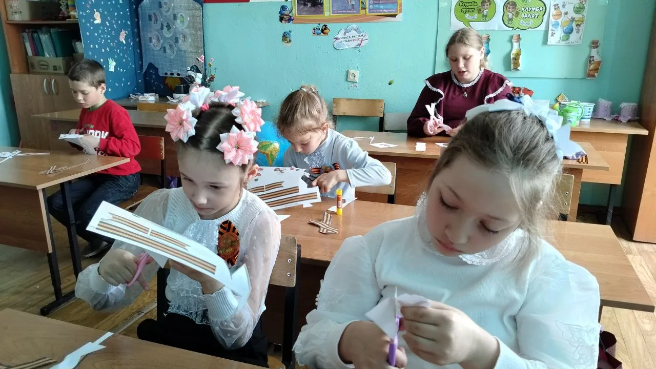 🇷🇺 Акция «Георгиевская ленточка» | Силинская школа 🇷🇺