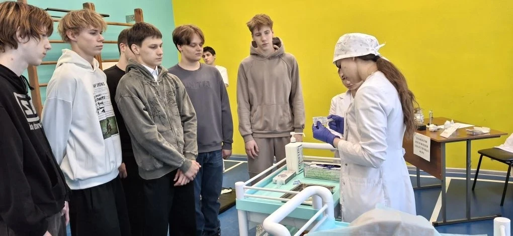 Профессионалы-2026 🍀💉 Обучающиеся гимназии 3, которые планируют связать свою жизнь с медициной, под 