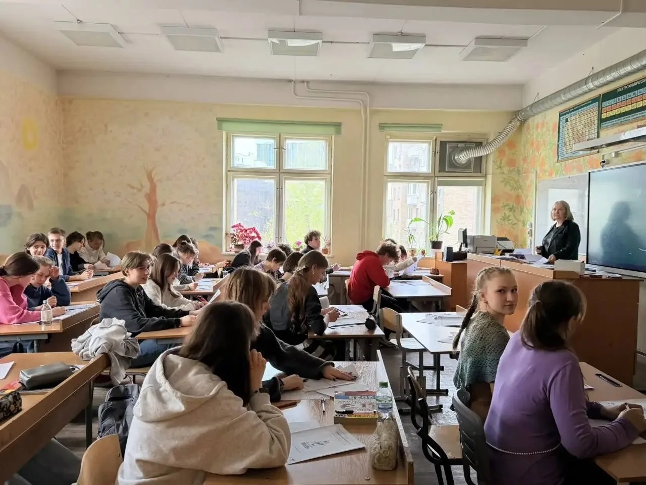 🎖️ДИКТАНТ ПОБЕДЫ 🕊   24 апреля в нашей школе (Стремянный переулок, 33/35) прошла акция «Диктант Побе