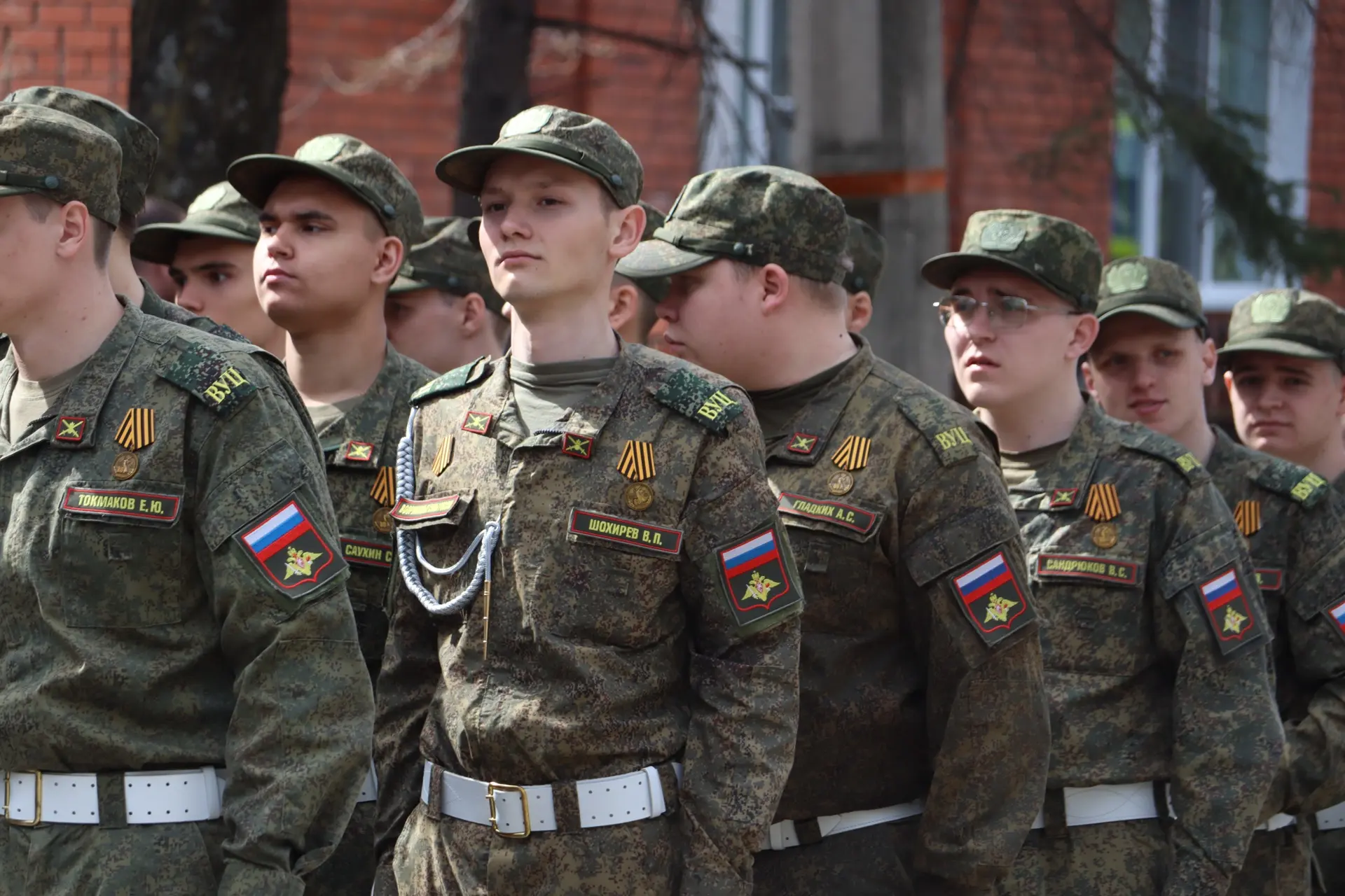 🎖️Курсанты ВУЦ приняли участие в Параде Победы  В Биробиджане прошел Парад Победы, где торжественным