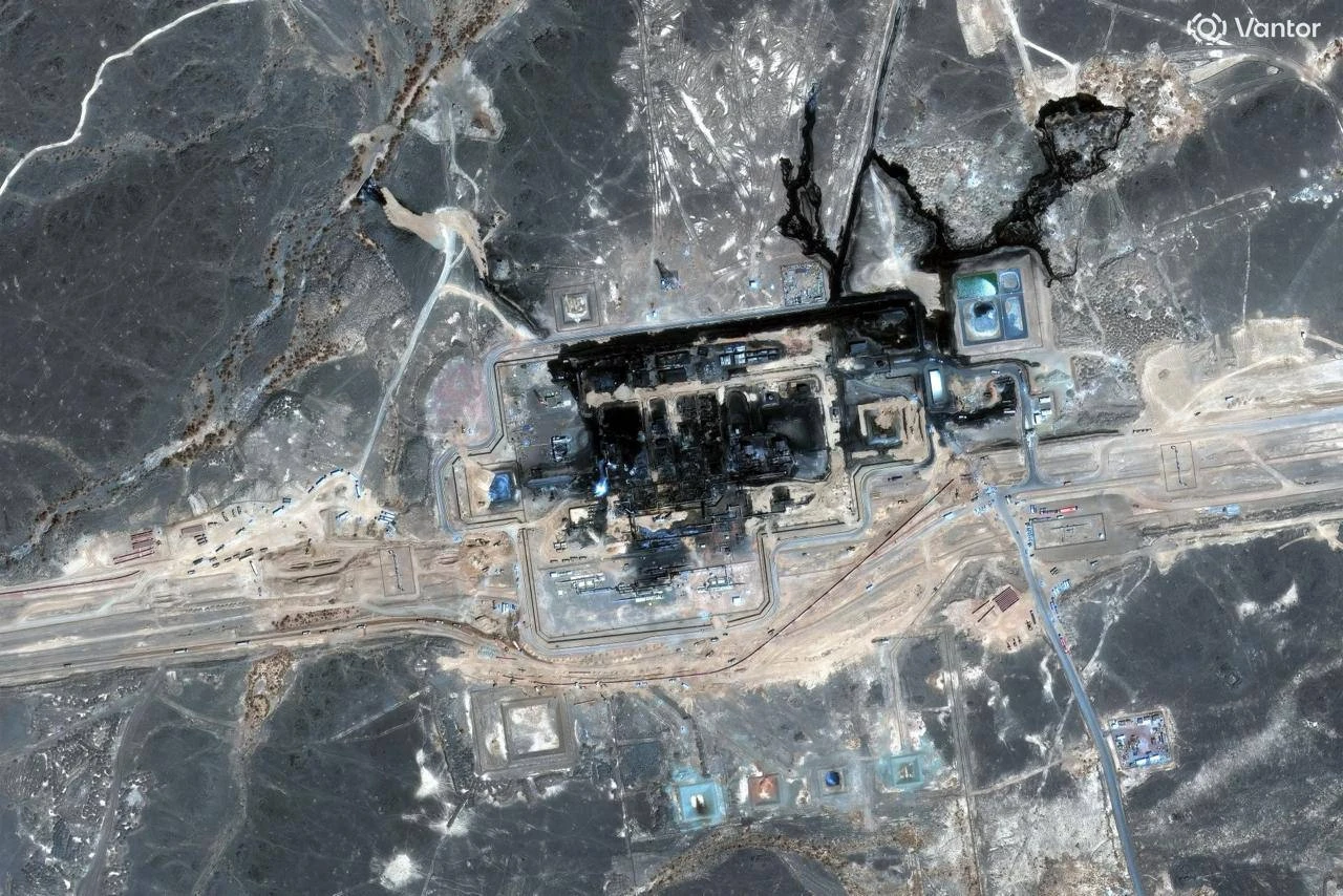 🇸🇦🇮🇷🇾🇪 Качественные спутниковые снимки серьезных повреждений насосной станции неф...