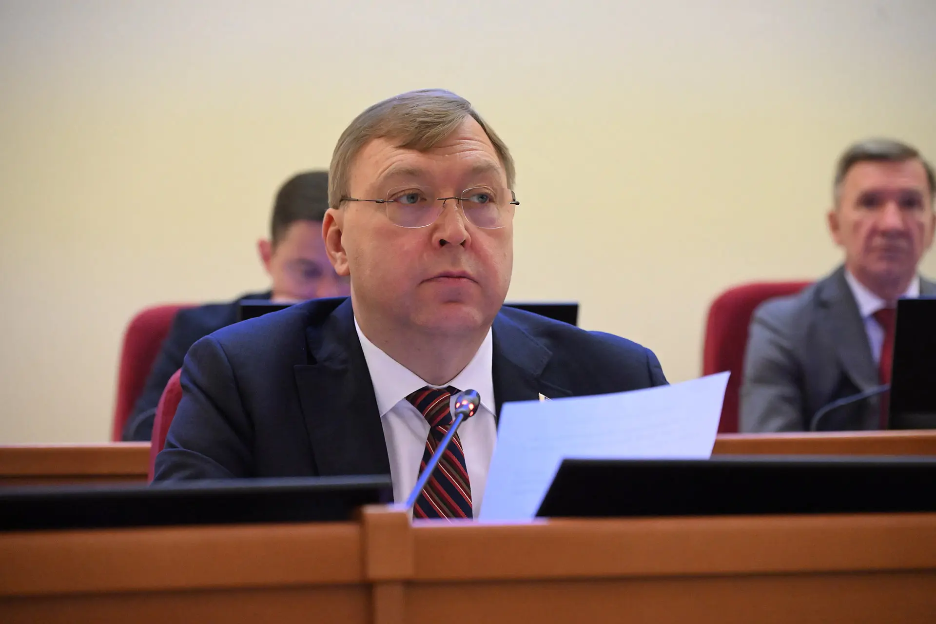 Соцработникам в СРЦ к отпуску добавят три календарных дня

Законодательное Собрание Ростовской облас