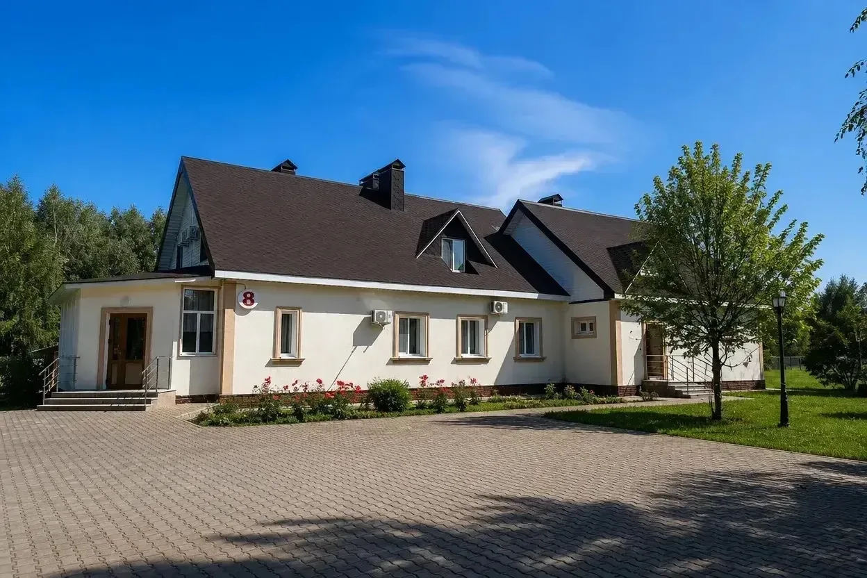 🏡 Корпус №8 находится в живописном месте, недалеко от основной территории санатория.