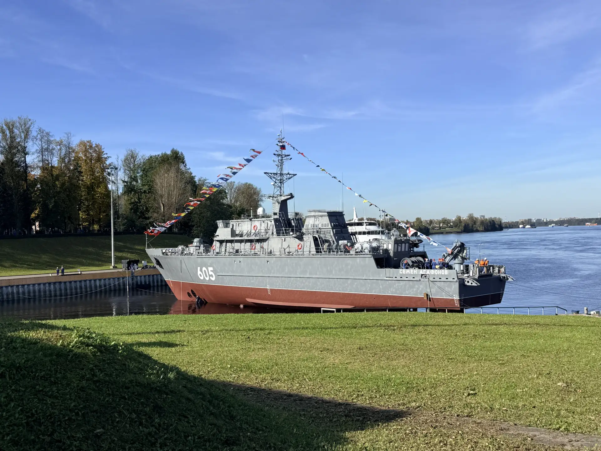 На Средне-Невском судостроительном заводе спустили на воду корабль противоминной оборон...