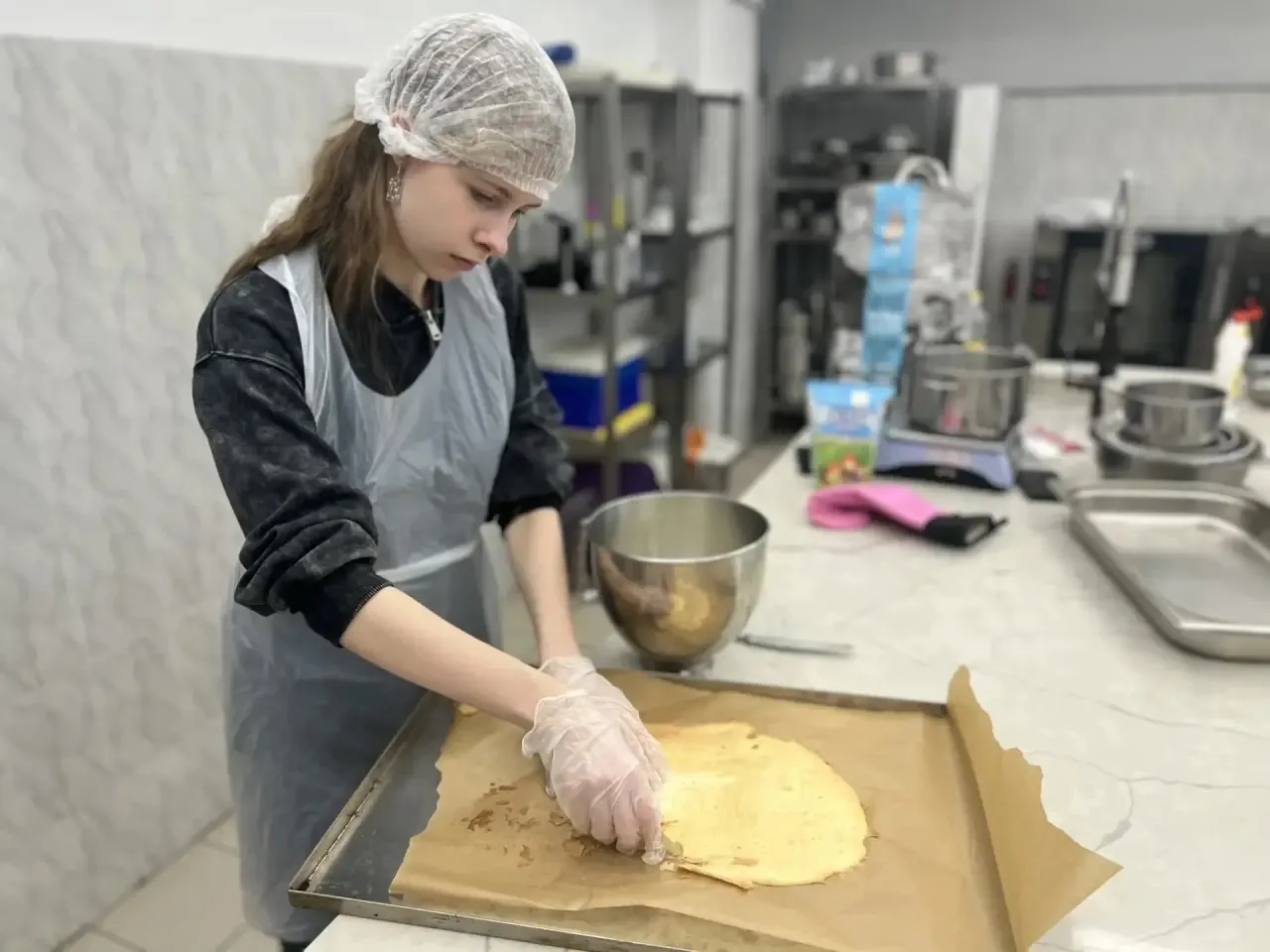 ВКУСНАЯ ПРОФЕССИЯ  Сегодня учащаяся 9 «А» класса Виктория У. посетила профпробу «Вкусная профессия» 