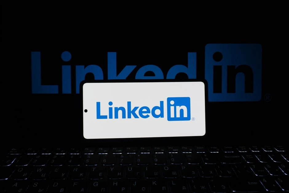 Почему LinkedIn часто молчит?