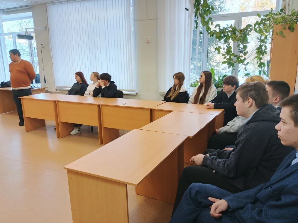 В нашей школе состоялось профориентационное мероприятие с участием представителей Апаст...