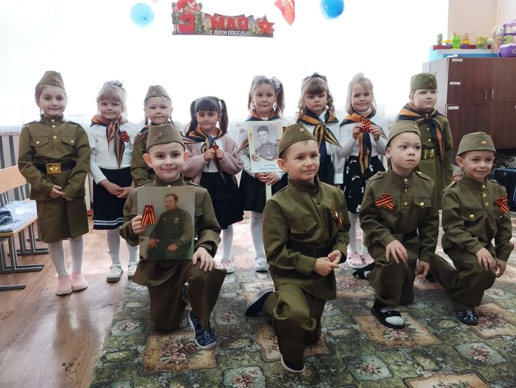В нашем детском саду прошли праздничные мероприятия, посвященные Дню Победы. После торж...
