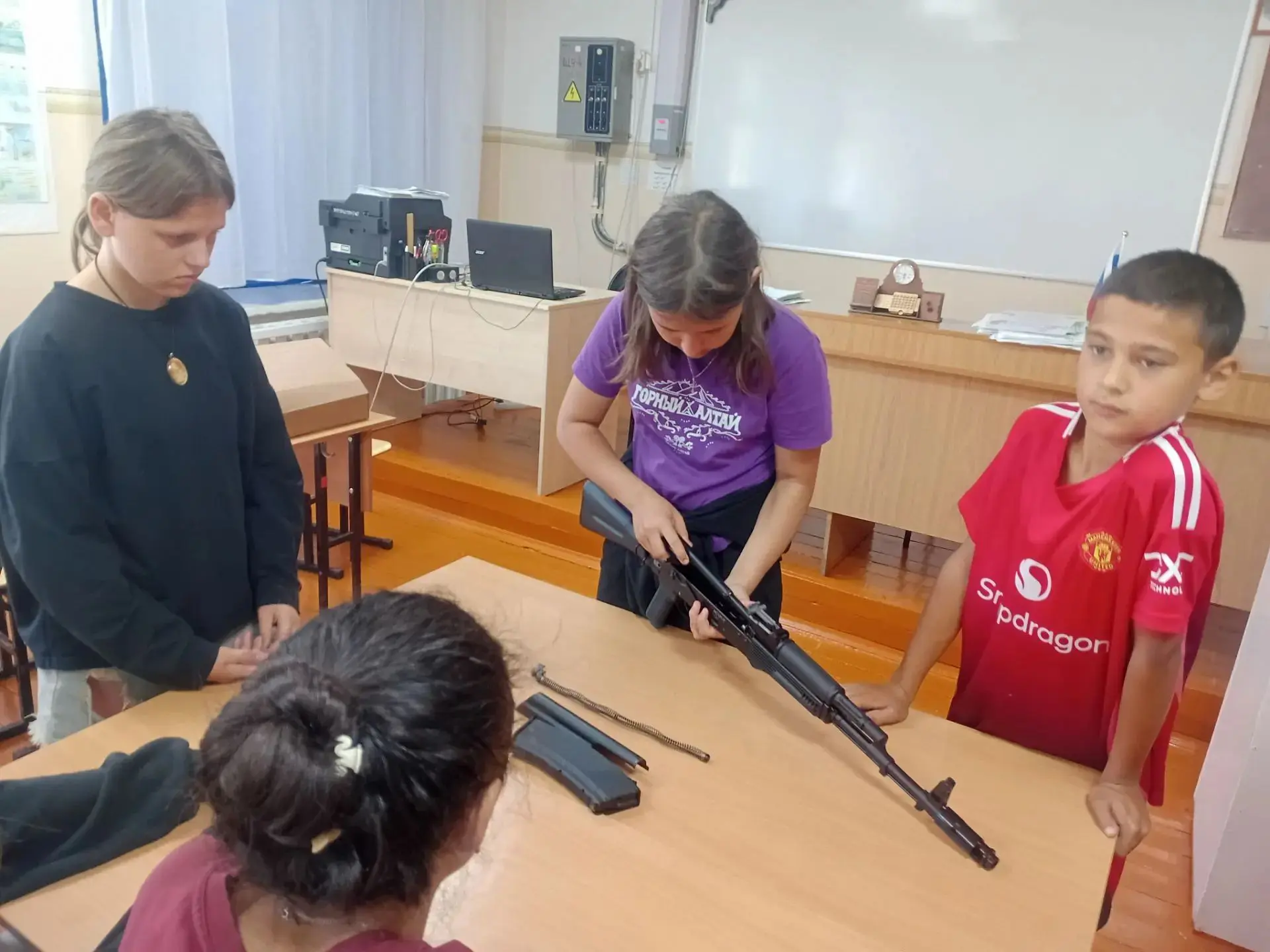 Продолжается юнармейская смена. Каждый день начинаем со строевой подготовки.  Продолжая...