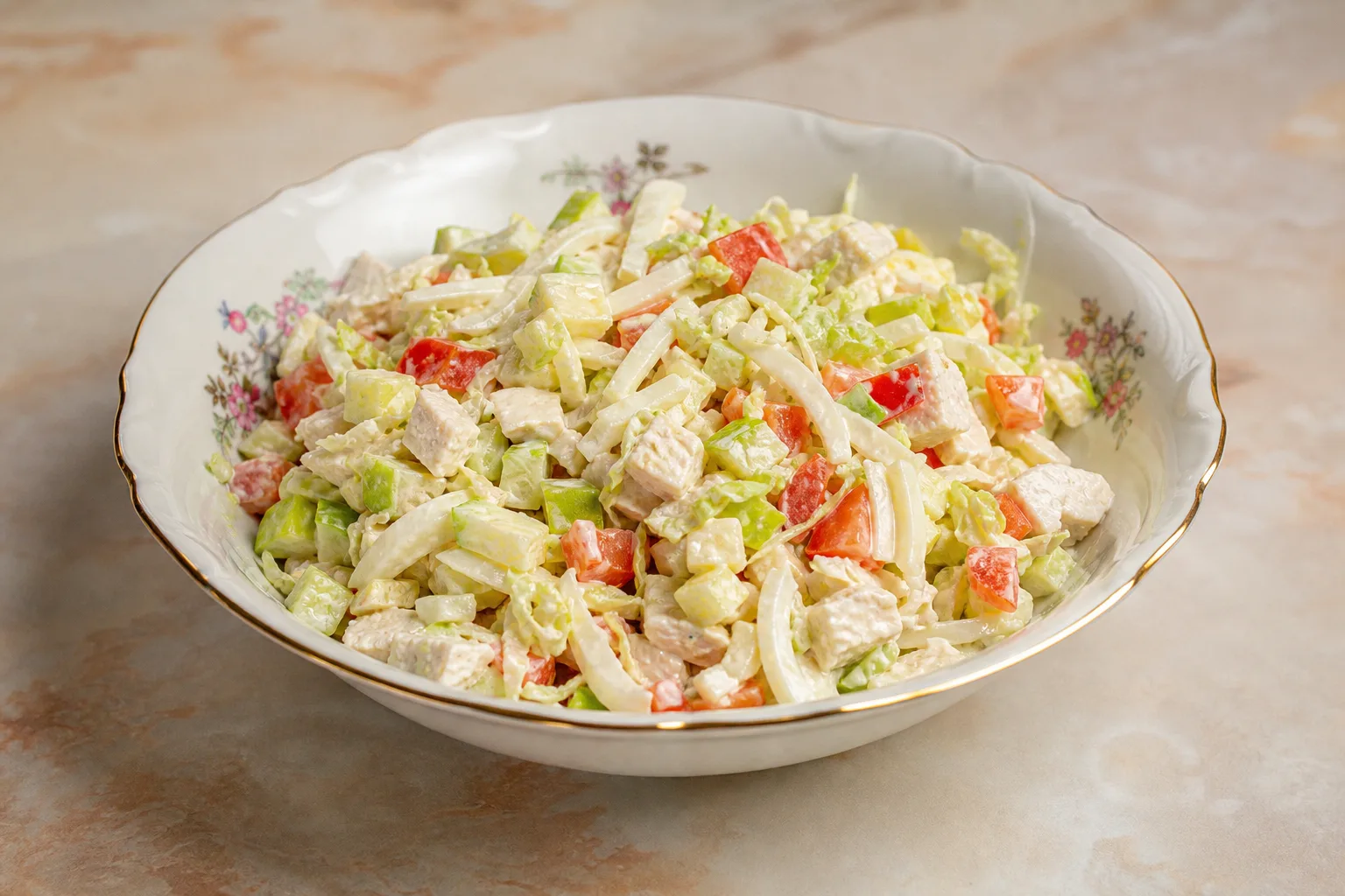 ПП салат с яблоком, курицей и кальмарами