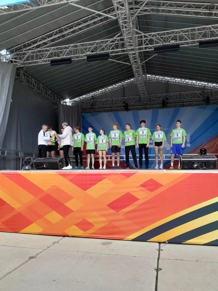 🎉 9 мая в  Биробиджане прошла традиционная легкоатлетическая эстафета памяти Иосифа Бумагина.  🏆У на