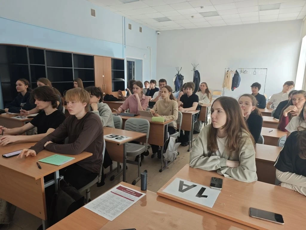Сегодня в школе для 9-х классов состоялся Марафон по подготовке к ОГЭ.   Ребята приняли  участие в и