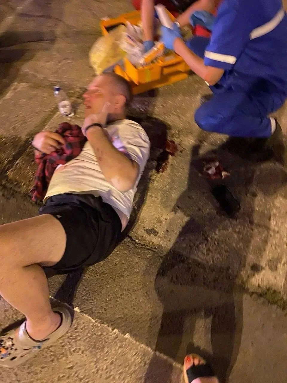 В Тольятти трое абу-бандитов избили мужчину за замечание после того, как чуть не сбили его вместе с 