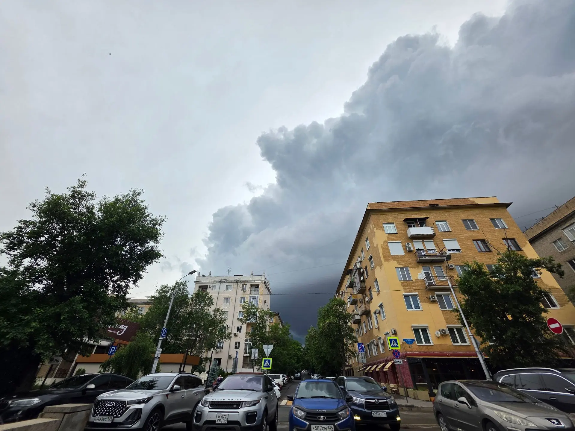 Центр Волгограда превращается в платную зону

Но если турист заплатит за парковку разово — житель хр