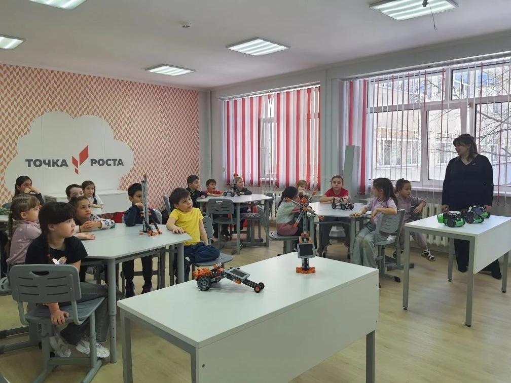 🏫 В ГОСТЯХ У ПЕРВОЙ ШКОЛЫ  Преемственность — это «мостик», который мы строим вместе. Когда детский с