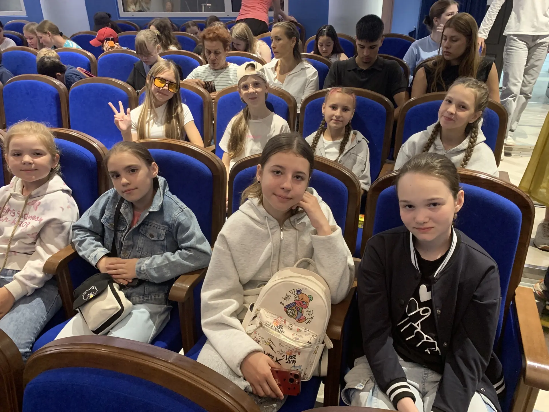 🌟Отряд «Линия» совершил увлекательное путешествие в мир театра, посетив музыкальную сказку «Принцес
