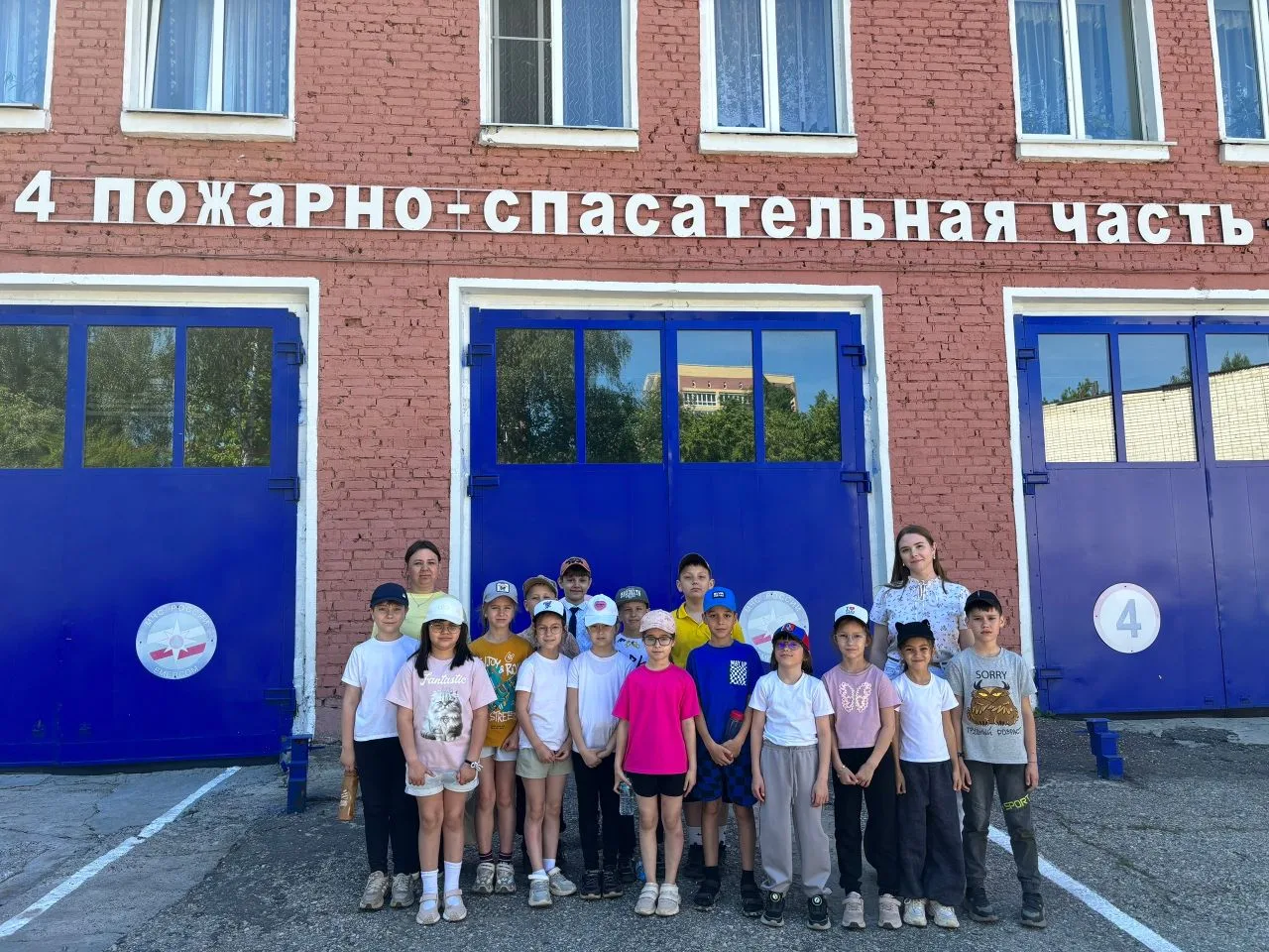 🚒 Экскурсия в мир спасателей!

Ученики 2Б класса побывали в гостях у настоящих героев — в Пожарно-с
