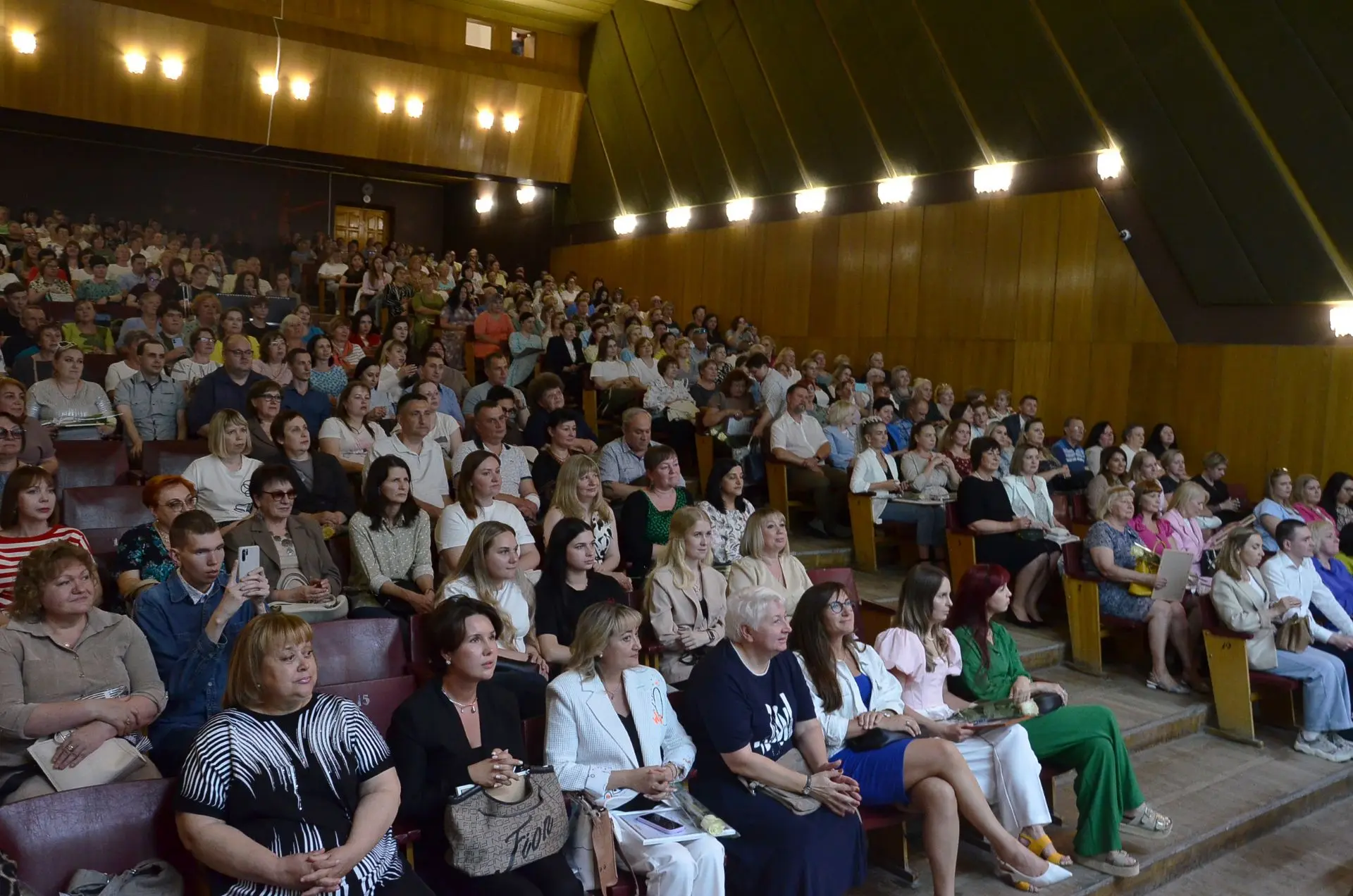 🇷🇺 С днем медицинского работника! 🩺💐

В Центре развития народного искусства «Ивушка» состоялось 
