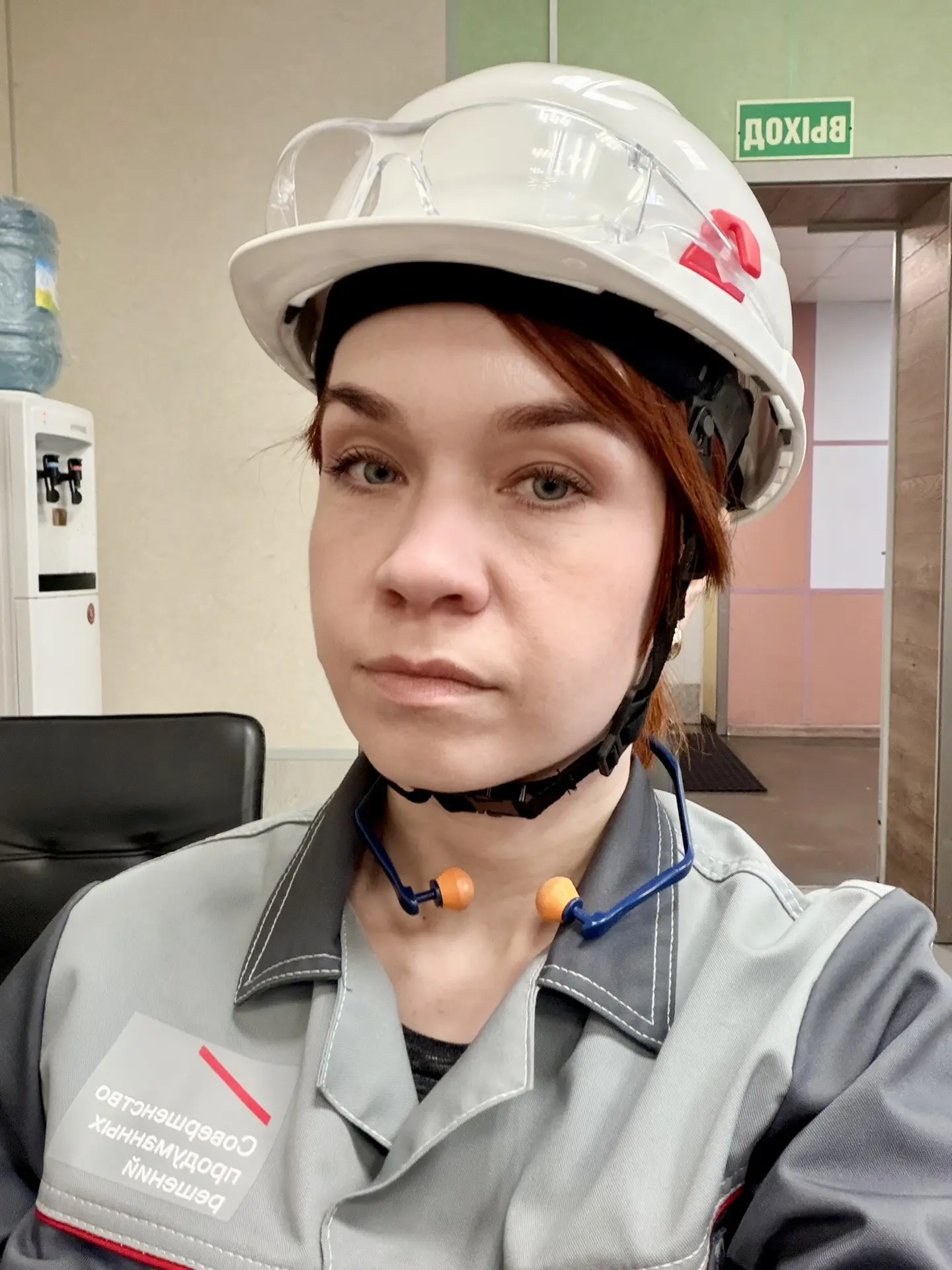 Кто не верит, что бьюти-блогер может работать на металлургическом заводе?