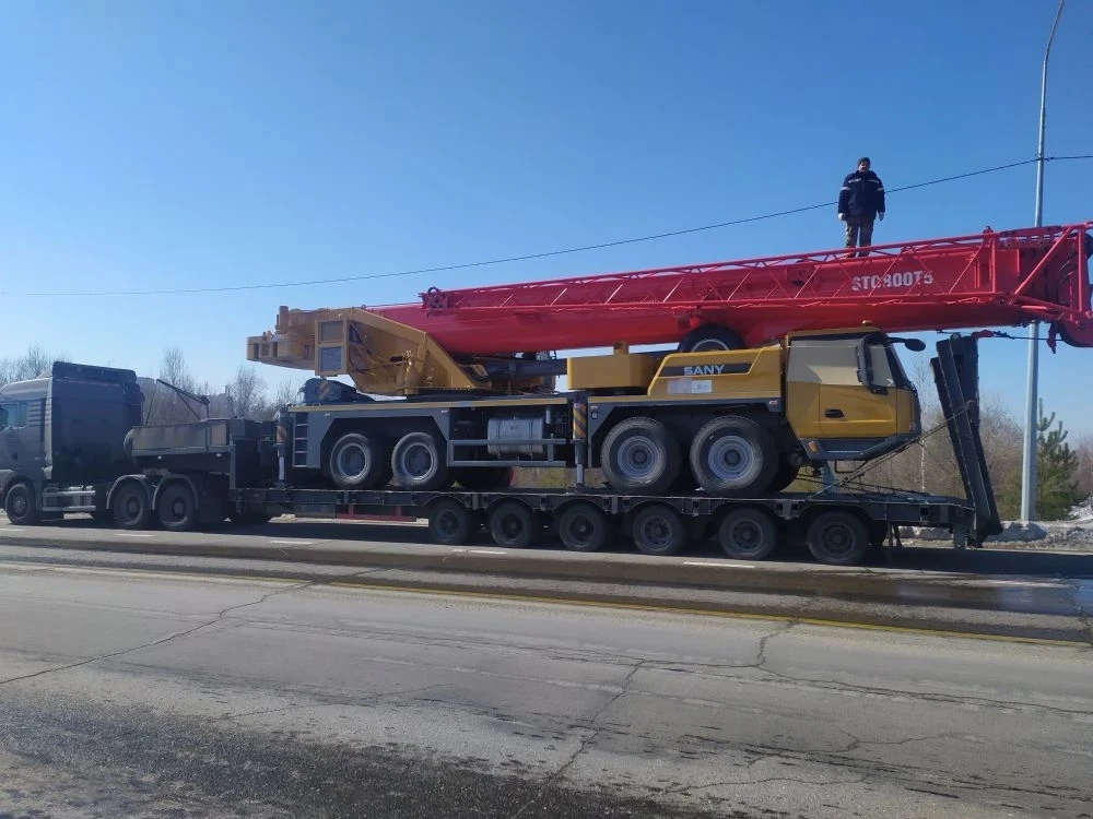 В Амурской области передан в эксплуатацию автокран на шасси 8х4 STC800T5