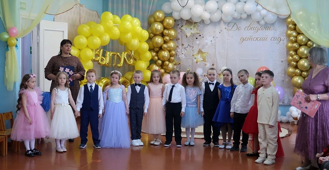 Вот и отзвучали в родном садике фанфары нашего выпускного!
