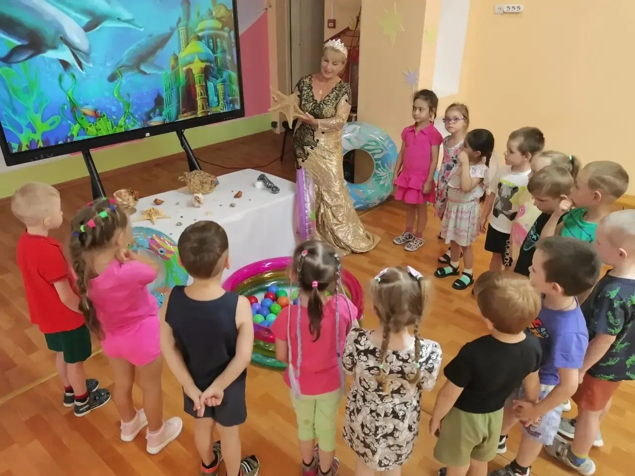 В рамках празнования Всемирного дня китов и дельфинов состоялся тематический досуг "Морское царство"