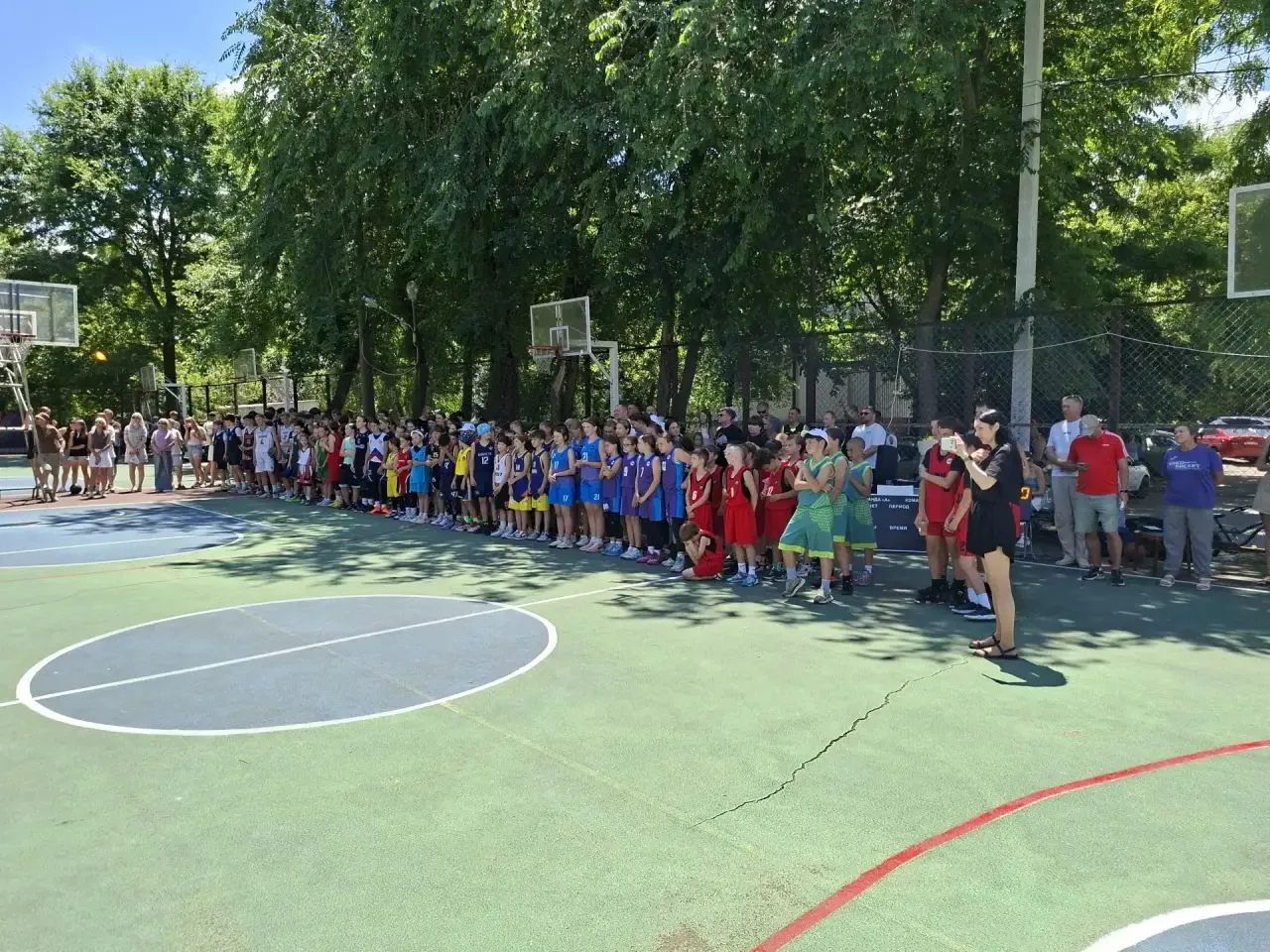 🏀 20 июня в Азове состоялся масштабный детский турнир по баскетболу 3×3, посвящённый памяти выдающе