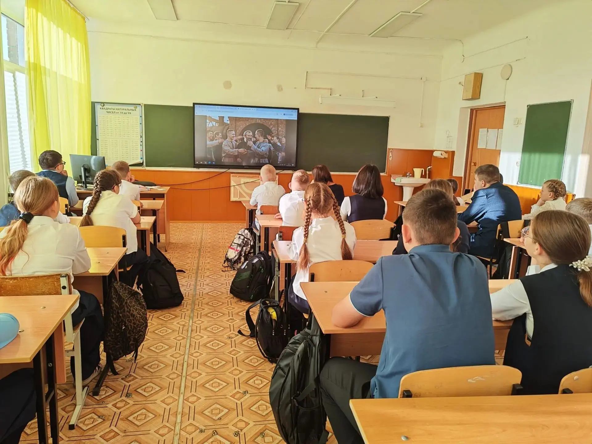 В рамках курса "Разговоры о важном" ,сегодня учащиеся познакомились с биографией выдающ...