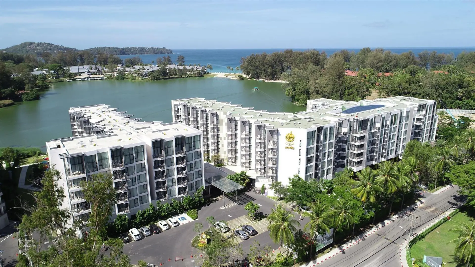 Пхукет осенью 🍍

Если хочется продлить лето, присмотритесь к Cassia Phuket 4* на Банг Тао.

🌴 прос